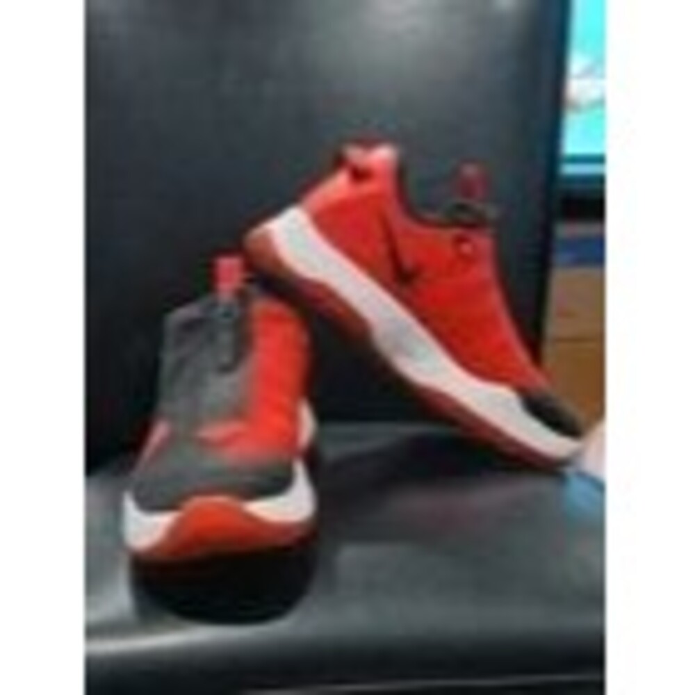 Nike PG 4. Black/Red. Paul George Sneakers. CD5079-003. Men Size 9.